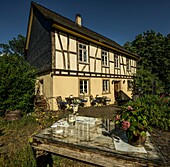 Günderodehaus, Restaurant mit Gartensitzplätze, Oberwesel, Oberes Mittelrheintal, Rheinland-Pfalz, Deutschland