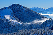 Hochplatte und Berchtesgadener Alpen im Hintergrund, vom Sulten, Chiemgauer Alpen, Oberbayern, Bayern, Deutschland