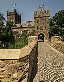 View of bridge, gatehouse and keep of Klopp Castle, old town of Bingen, Upper Middle Rhine Valley, Rhineland-Palatinate, Germany