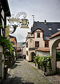 Einfahrt zum Weingut 'Scholl', Drosselgasse, Rüdesheim am Rhein, Rheingau-Taunus-Kreis, Hessen, Deutschland, Europa