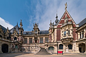 Außenansicht des Palais Bénédictine in Fecamp, Normandie, Frankreich