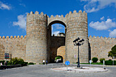 Avila, Stadt Eingangstor in die Mittelalterliche Klosterstadt in Kastilien, Zentralspanien, Spanien