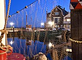 Abends am kleinen Hafen von Urk am Ijsselmeer, Niederlande