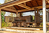 Historische Dampflokomotive Eloïse der alten Schmalspurbahn auf den Inseln Don Det und Don Khon, Si Phan Don, Provinz Champasak, Laos, Asien
