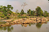 Der Fluss Tad Lo beim Dorf Ban Baktheung im Bolaven Plateau, Laos, Asien
