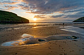 England, Cornwall, Mawgan Porth, beach at sunset