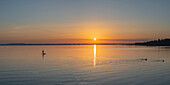 Sonnenuntergang, bei Chieming, Chiemsee, Chiemgau, Bayern, Deutschland, Europa