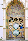 Astronomische Uhr am Rathaus am Horní náměstí in Olomouc in Mähren in Tschechien