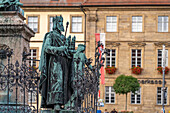 Statuen am Maximiliansbrunnen auf dem Maxplatz oder Maximiliansplatz, Altstadt von Bamberg, Oberfranken, Bayern, Deutschland, Europa 