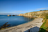 Einsamer Strand an der Halbinsel Crozon, Camaret-sur-Mer, GR 34, Zöllnerweg, Sentier Côtier, Halbinsel Crozon, Atlantikküste, Bretagne, Frankreich