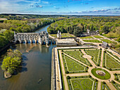 Schloss Château de Chenonceau mit Gartenanlagen am Fluss Cher, Loire-Schlösser, Loiretal, UNESCO Welterbe Loiretal, Frankreich