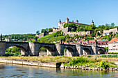 Alte Mainbrücke und Festung Marienberg in Würzburg, Unterfranken, Franken, Bayern, Deutschland