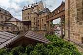 Schloss Thurnau mit dem Übergang zur St.- Laurentius-Kirche in Thurnau, Landkreis Kulmbach, Fränkische Schweiz, Landkreis Bayreuth, Oberfranken, Bayern, Deutschland