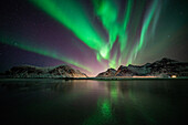 Northern lights over Flakstad Beach, Lofoten, Norway