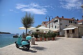 Im Hafen von Primosten, Dalmatien, Kroatien