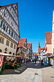 Marktstände vor Fachwerkhäuser, Obere Vorstadt, Schorndorf, Baden Württemberg, Deutschland