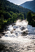 Wasserfall in Hellesylt, Provinz Møre og Romsdal, Norwegen
