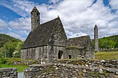 Irland, County Wicklow, Glendalough, Klostersiedlung, St. Kevin's church mit Rundturm