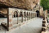 Kreuzgang im Kloster San Juan de la Pena, Jakobsweg, Jaca, Huesca, Aragón, Nordspanien, Spanien