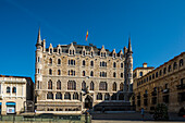 Palast Casa Botines von Antoni Gaudí, León, Kastilien und León, Nordspanien, Spanien