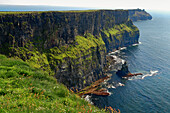 Ireland, County Clare, Cliffs of Moher, looking south towards Moher Tower
