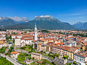 Blick auf die Stadt Belluno, Provinz Belluno, Dolomiten, Venetien, Italien