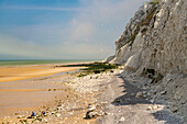 Am Strand Cran d’Escalles an der Côte d’Opale oder Opalküste in Escalles, Frankreich\n