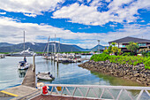 Hafen und Landschaft bei der Stadt, Cairns, Bundesstaats Queensland, Nähe Great Barrier Reef, Australien