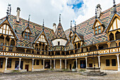 Hôtel-Dieu, former hospital founded in 1443, Beaune, Côte-d&#39;Or department, Bourgogne-Franche-Comté, Burgundy, France