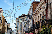 Weihnachtsdekoration der Straßen der Altstadt von Tiflis, der Hauptstadt von Georgien