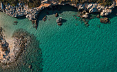 Felsen im Meer von oben, Griechische Inseln, Europa