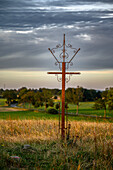  Summit cross on the Jungfernberg, 18 meters above sea level and highest elevation in the Lieper Winkel, Lieper Winkel on Usedom, Baltic Sea coast, Mecklenburg-Western Pomerania, Germany * Baumallee, with cobblestones on Usedom, Baltic Sea coast, Mecklenburg-Western Pomerania, Germany 