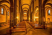 Blick in den Innenraum der Klosterkirche Maria Laach, Eifel, Rheinland-Pfalz, Deutschland