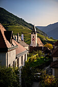  View of the parish church of Saint Mauritius in Spitz an der Donau, UNESCO World Heritage Site &quot;Wachau Cultural Landscape&quot;, Lower Austria, Austria, Europe 