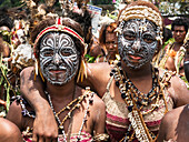 Papua Frauen in traditioneller Tracht, Sing sing, Morobe Show, Lae, Papua Neuguinea