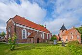 Kirche von Greetsiel, Krummhörn, Ostfriesland, Niedersachsen, Deutschland