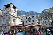 Uhrenturm in der Altstadt von Kotor, Montenegro