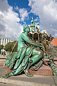 Neptunbrunnen am Alexanderplatz, Berlin, Deutschland