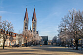  Cathedral Square and Cathedral, Halberstadt, Harz, Saxony-Anhalt, Germany 