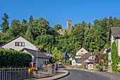 Grenzau mit Burg, Höhr-Grenzhausen, Brexbachtal, Kannenbäckerland, Westerwald, Rheinland-Pfalz, Deutschland