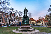 Das Lutherdenkmal auf dem Karlsplatz in Eisenach, Thüringen, Deutschland   