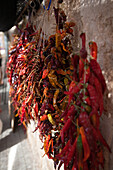 Chili auf einem Markt auf Mallorca, Sineu, Mallorca, Balearen, Mittelmeer, Spanien