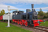 Alte Dampflokomotive im Wissenschaftshafen Magdeburg, Magdeburg, Sachsen-Anhalt, Deutschland