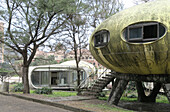 Lost Place: Ufo-Village in Wanli nahe Taipeh, ehemalige Feriensiedlung mit Futuro Haus, Venturo Haus, finnischer Architekt Matti Suuronen, dem Verfall überlassen, Tawain, Asien