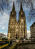  Cologne tram and cathedral in the evening light, Cologne, NRW, Germany 