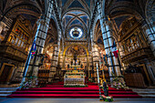 Altar, Prunkvoller Innenraum Dom Cattedrale Metropolitana di Santa Maria Assunta, Siena, Region Toskana, Italien, Europa
