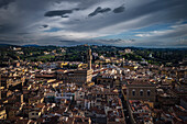 Blick auf Glockenturm Campanile di Giotto und Altstadt, Chiesa di San Carlo dei Lombardi, Florenz, Region Toskana, Italien, Europa