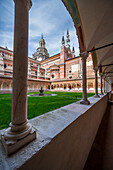  small cloister with a garden in the middle, Certosa di Pavia monastery (“Gratiarum Chartusiae”), Pavia province, Lombardy, Italy, Europe 