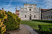 Basilika Santa Maria delle Grazie, Kloster Certosa di Pavia mit Garten, Pavia, Provinz Pavia, Lombardei, Italien, Europa