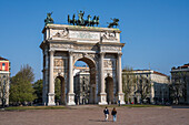  Arco della Pace (Arch of Peace) triumphal arch Piazza Sempione not far from Castello Sforzesco, Metropolitan City of Milan, Metropolitan Region, Lombardy, Italy, Europe 